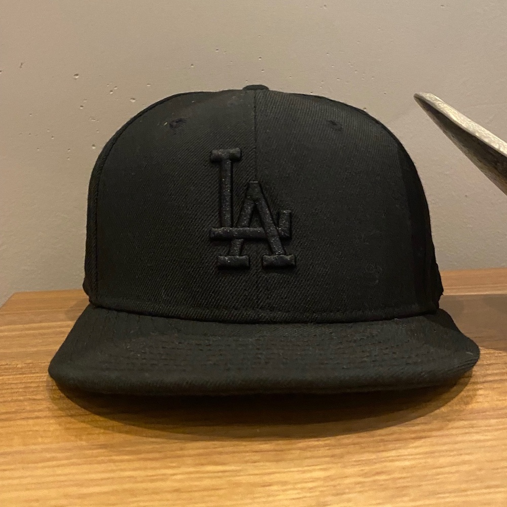 LA flat brim SnapBack all black